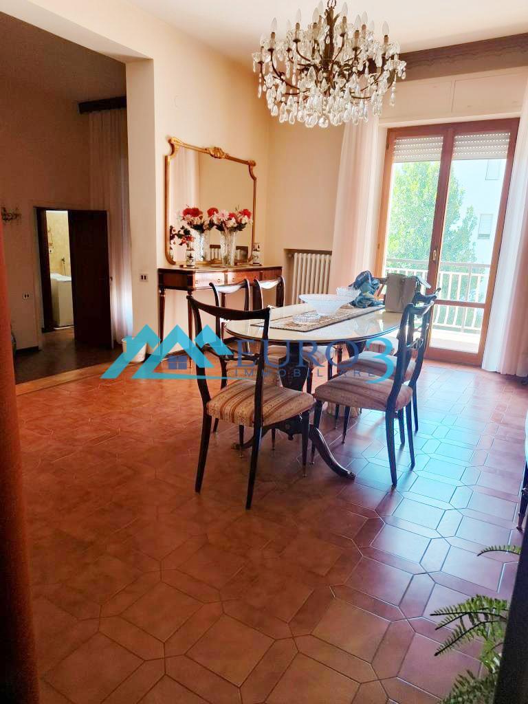 <span class='testorotoimmob'>3878 - APARTMENT - SALE - VENAROTTA</span>
