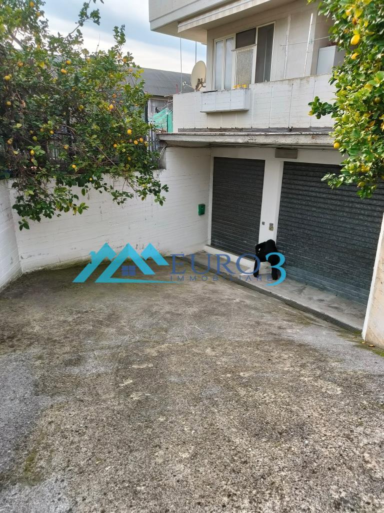<span class='testorotoimmob'>3901 - GARAGE - SALE - ASCOLI PICENO BRECCIAROLO</span>