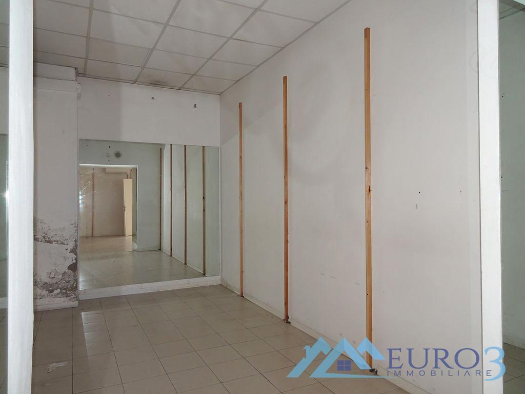 3918 LOCALE COMMERCIALE AFFITTO ASCOLI PICENO5