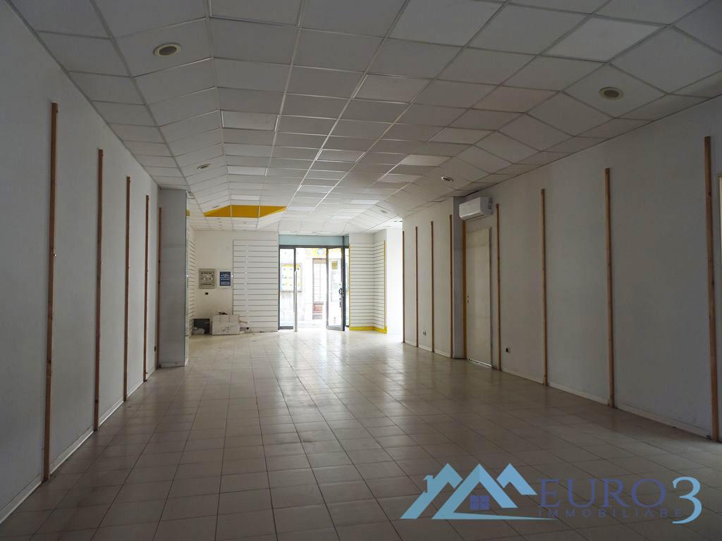 3918 LOCALE COMMERCIALE AFFITTO ASCOLI PICENO7