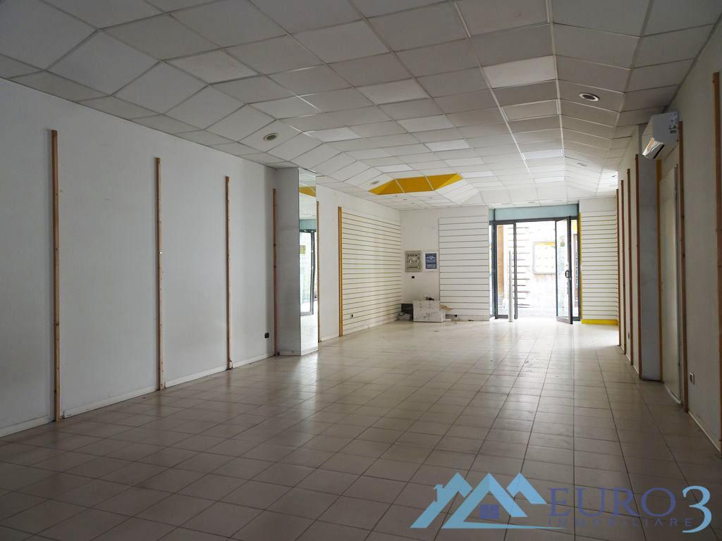 3918 LOCALE COMMERCIALE AFFITTO ASCOLI PICENO8