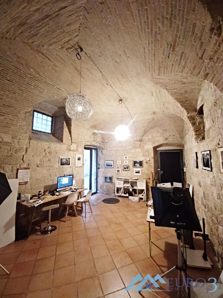 3921 LOCALE COMMERCIALE AFFITTO ASCOLI PICENO2