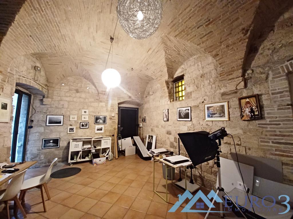 3921 LOCALE COMMERCIALE AFFITTO ASCOLI PICENO3