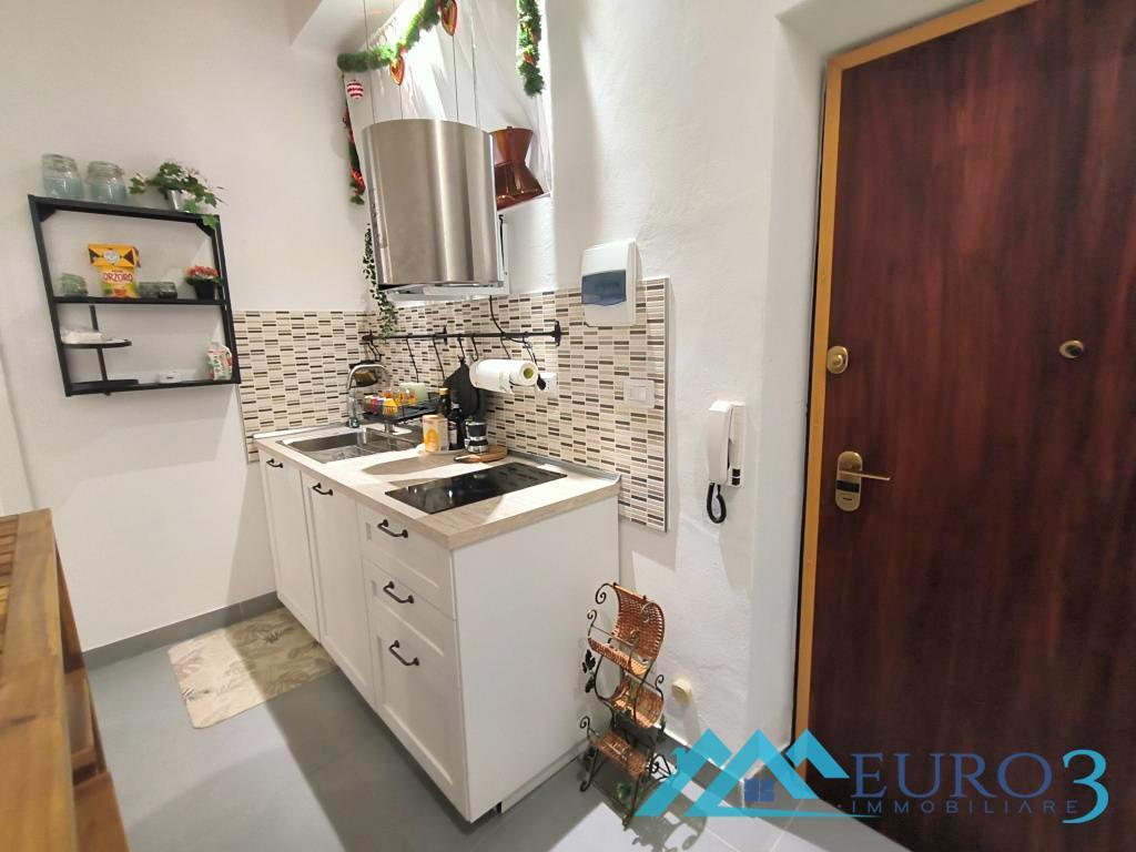 3922 MONOLOCALE VENDITA ASCOLI PICENO2