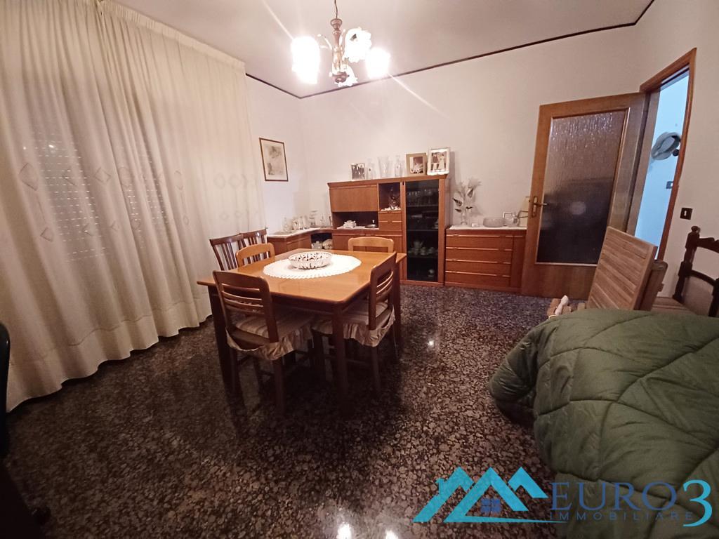 3929 APPARTAMENTO VENDITA CASTORANO8