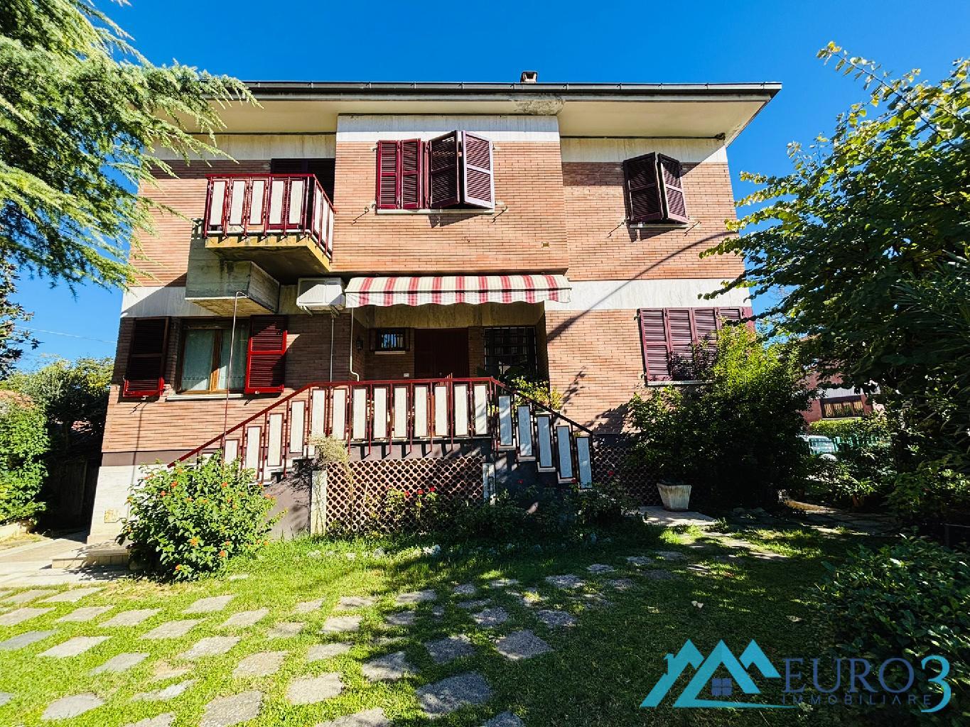 3930 - VILLA - VENDITA - € 330000 - ASCOLI PICENO PORTA MAGGIORE