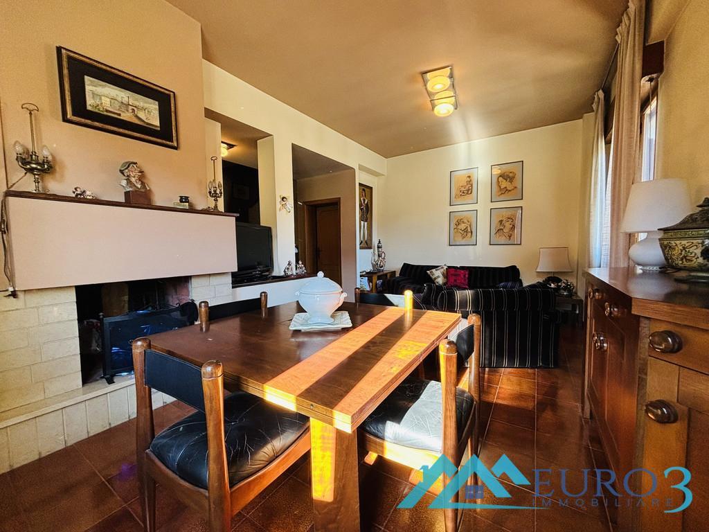 3930 VILLA VENDITA ASCOLI PICENO3