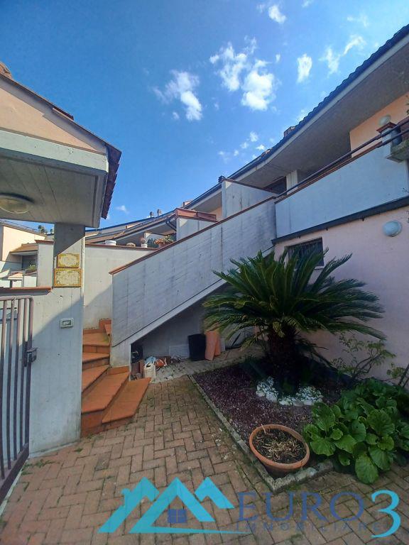 3948 - VILLA A SCHIERA - VENDITA - € 270000 - ASCOLI PICENO LISCIANO
