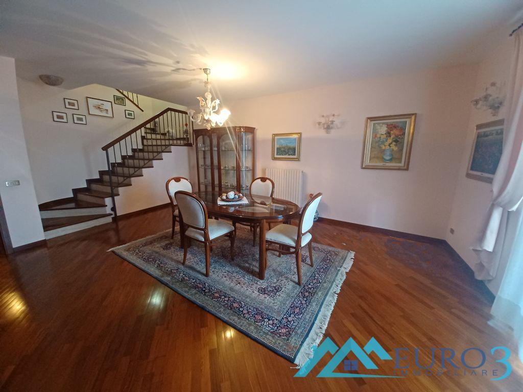 3948 VILLA A SCHIERA VENDITA ASCOLI PICENO8