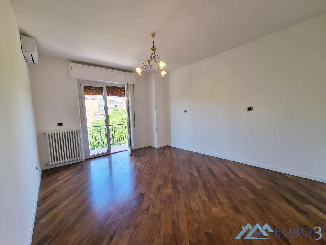 3955 APPARTAMENTO VENDITA SAN BENEDETTO DEL TRONTO10
